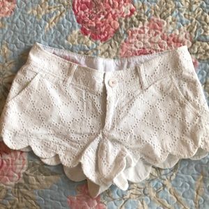 Lilly Pulitzer White Scalloped Shorts |0|